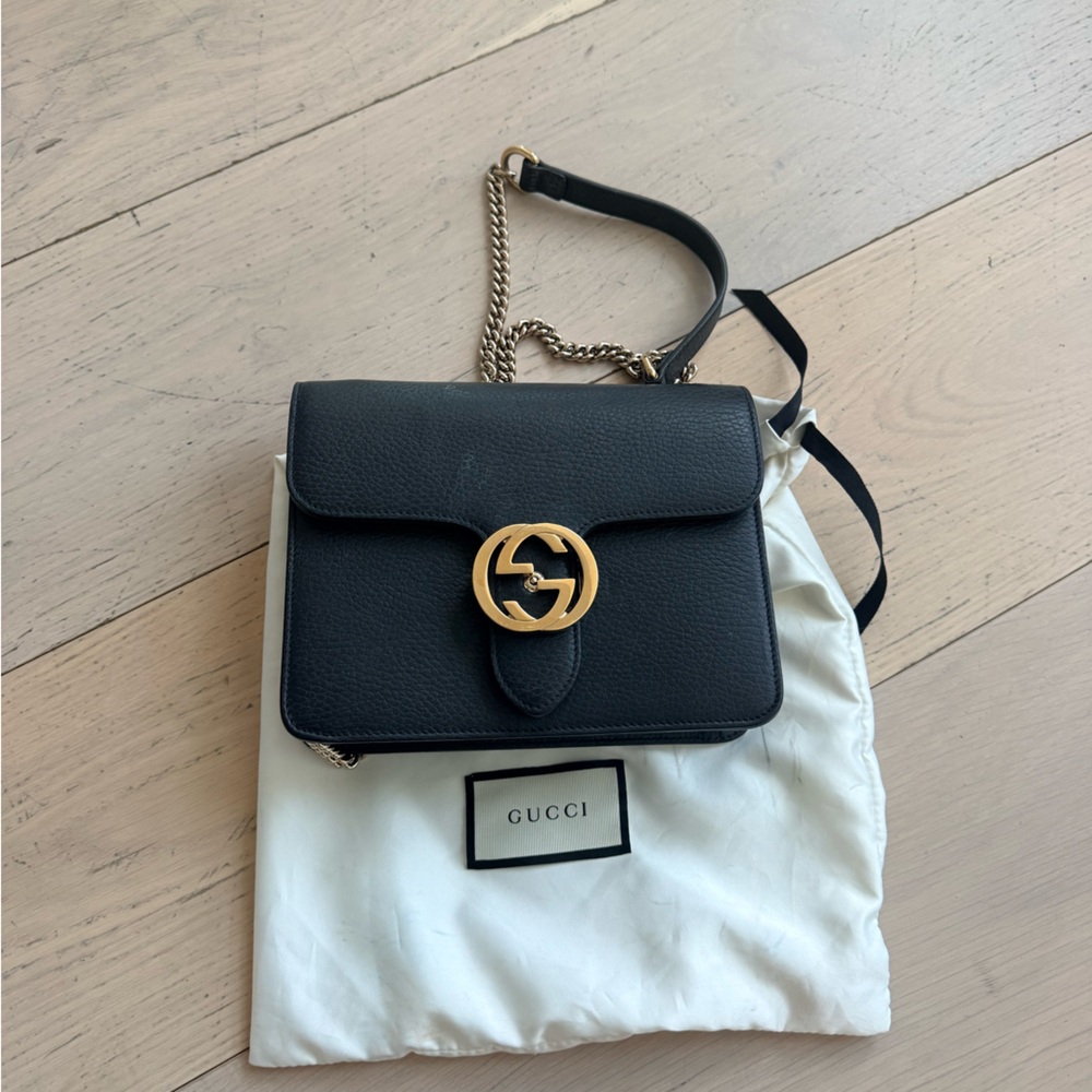 Gucci Black Leather Crossbody Bag with Gold Chain - Picture 2 of 6